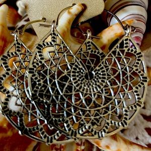 Earrings, Silver, Floral Web, 1.25” L, NWOT